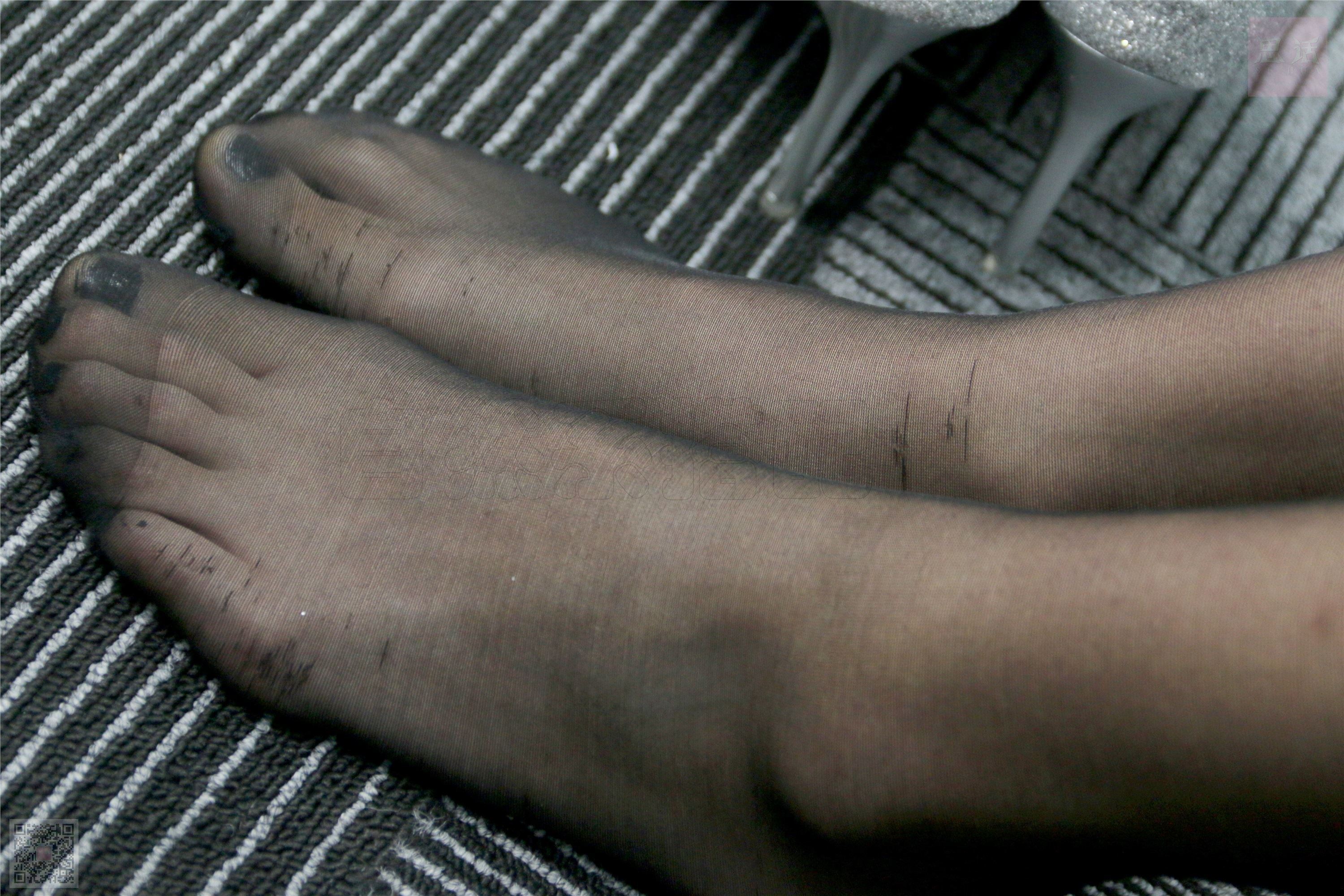 SiHua思话  SH025 kiki 涂指甲油的红裙少女